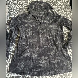 LuluLemon dark campflauge L/S hooded top Sz 10
